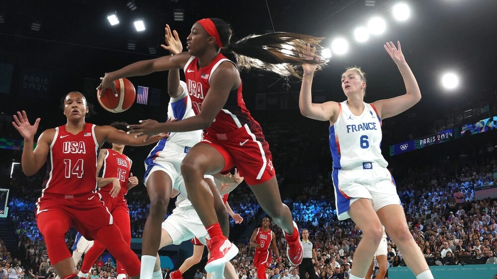 Bóng rổ nữ giành HCV, Mỹ lên ngôi đầu bảng Olympic 2024 vào phút cuối 3 image